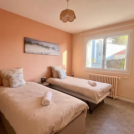 Hébergement de vacances Jolie Maison 2 Avec Jardin A - Ideal Familles - Parking Gratuit - Confort Equipee *