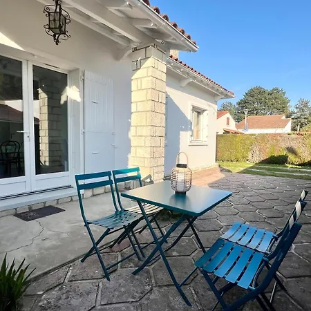 Hébergement de vacances Jolie Maison 2 Avec Jardin A - Ideal Familles - Parking Gratuit - Confort Equipee